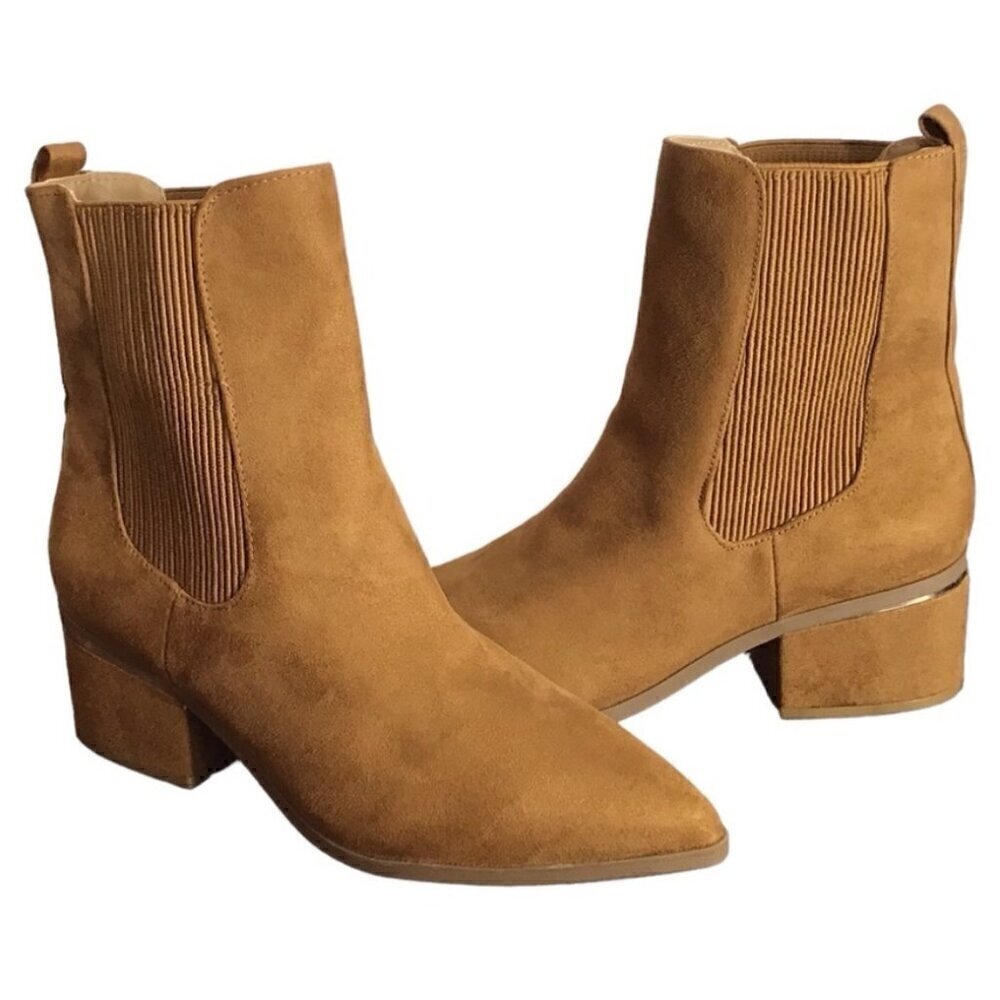 Express SZ 6 Chelsea Tan faux suede look ankle boot modern western retro essenti